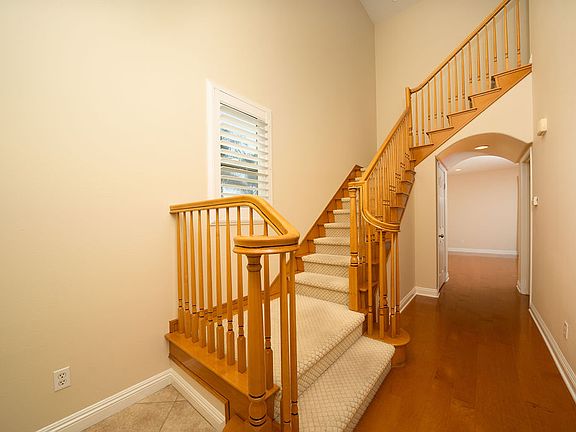 2nd image of 3523 Willow Glen Ln