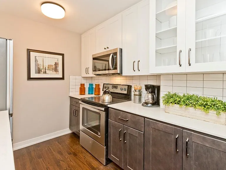 5538 N Sheridan Rd #202 — Photo 7