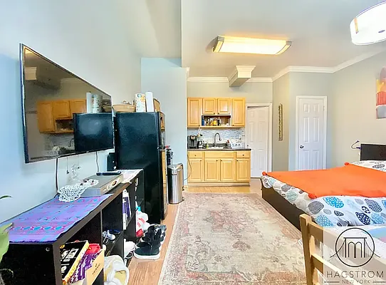 Rented by Hagstrom Management Inc | media 9