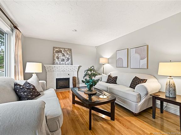 4th image of 116 Ellerdale Ave