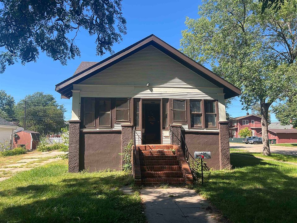 2nd image of 404 S Vine St.