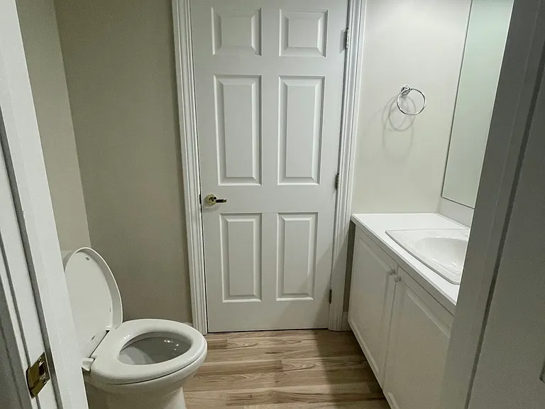 4390 N River Rd — Photo 7