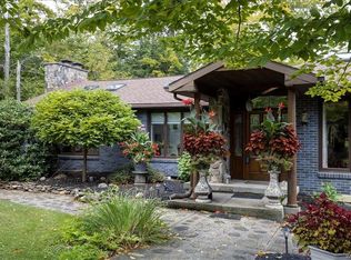 1722 Bailey Rd, East Aurora, NY 14052