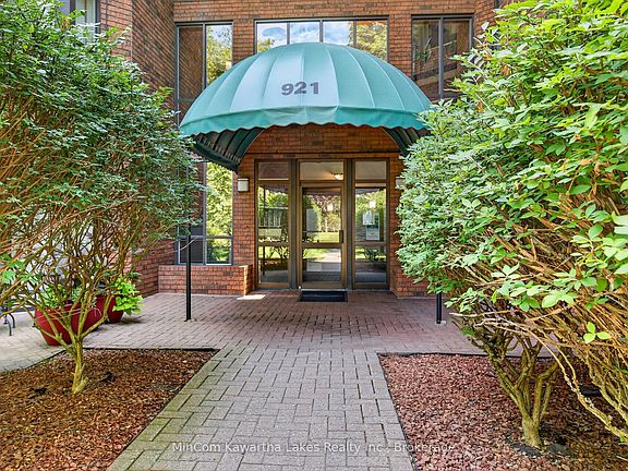 4th image of 921 Armour Rd #313