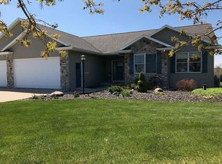 W9086 Black Otter Ct, Hortonville, WI 54944