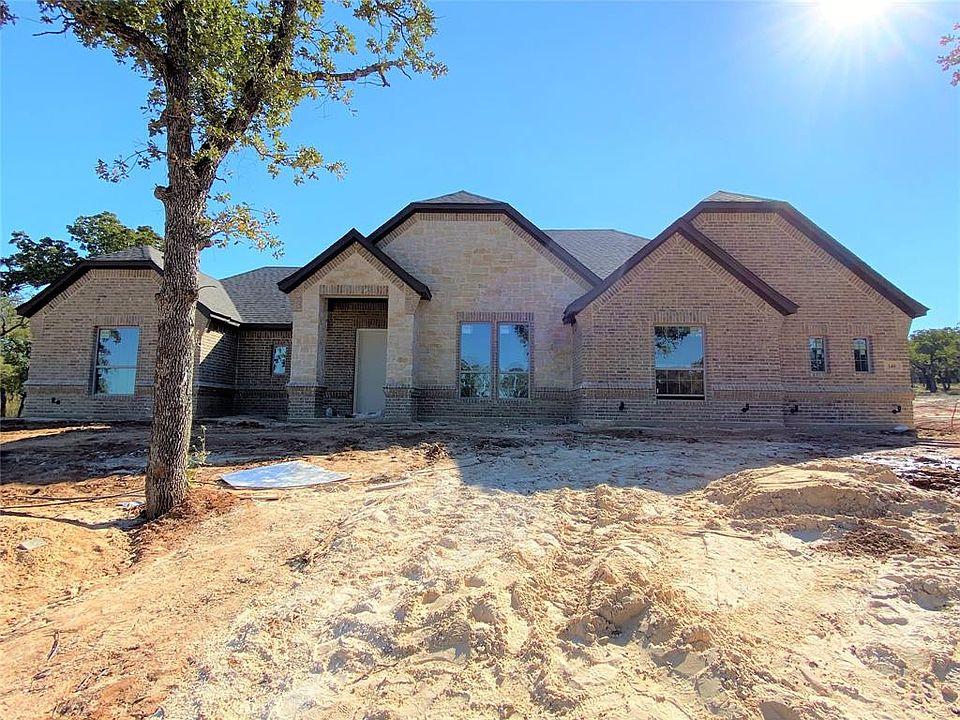 1st image of 140 Oakwood Hls