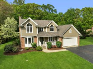27 Great Rd, Barrington, RI 02806