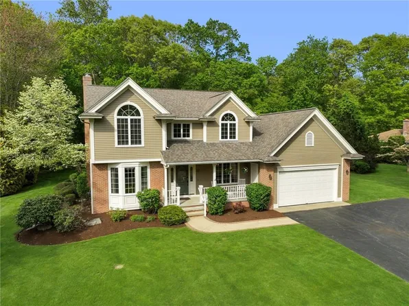 27 Great Rd, Barrington, RI 02806