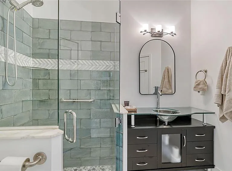 425 McKinley Dr — Photo 44