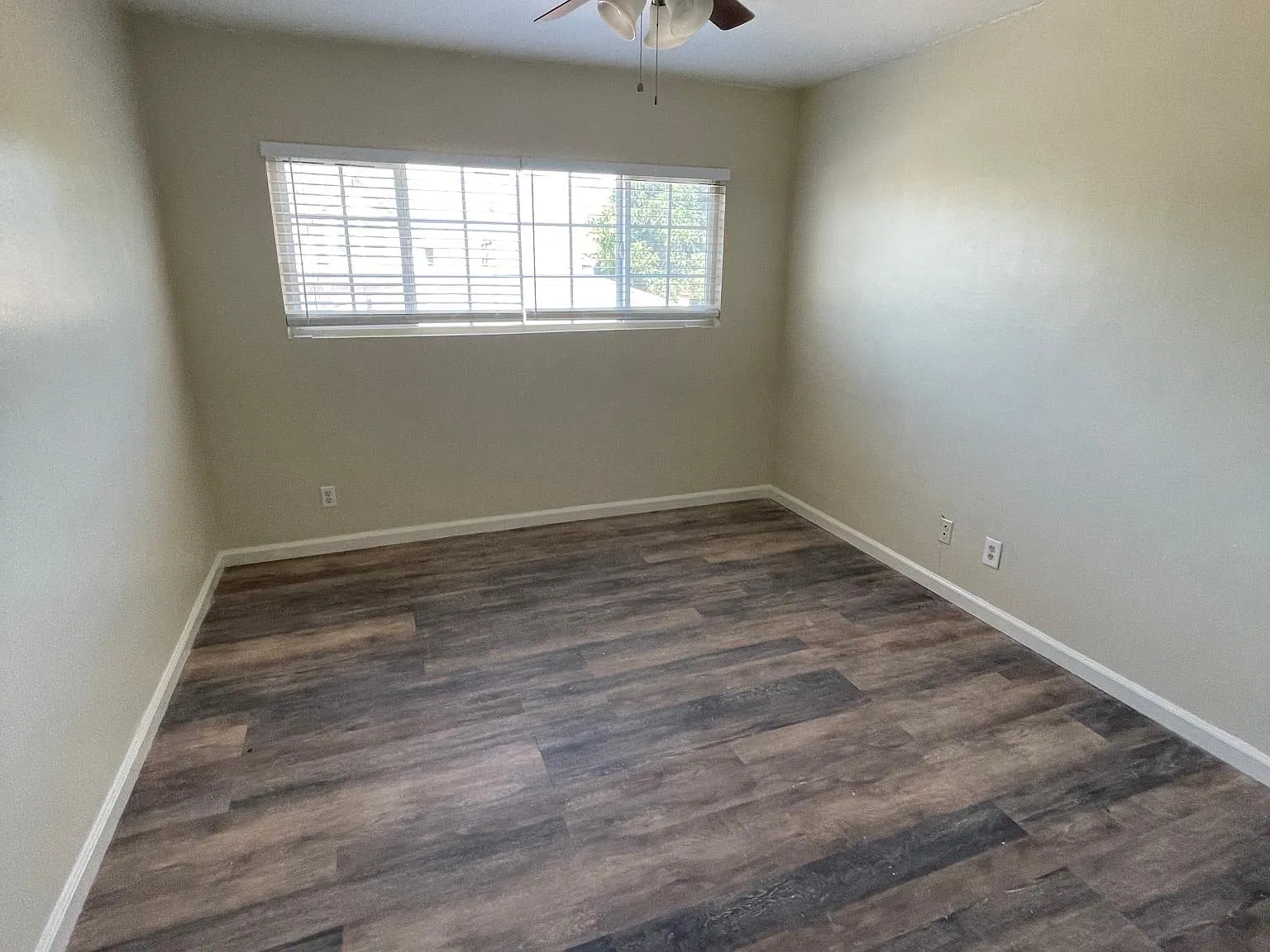 1853 Harbor Ave — Photo 3