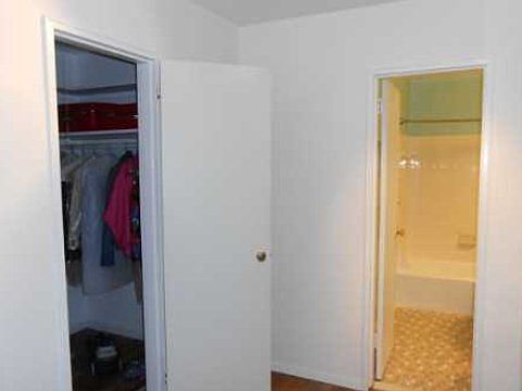 5th image of 100 Lincoln Ave APT 4C