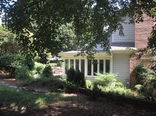 1904 Meadowood Ln, Charlotte, NC 28211