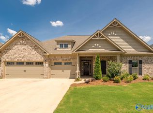 7618 Flint Crossing Cir, Owens Cross Roads, AL 35763