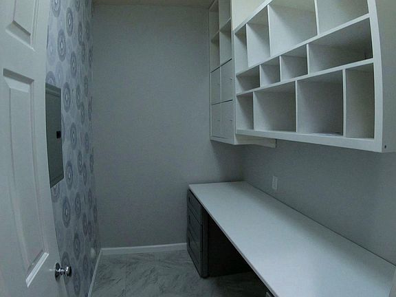 5th image of 27258 Riverview Ln