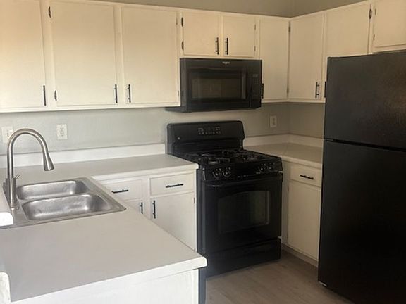 3rd image of 4612 Krissylouise Way