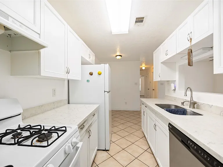 5315 Cherie Crest Ct — Photo 5
