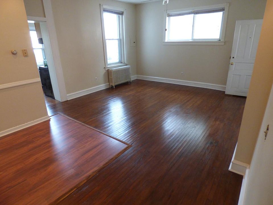 Living room/Dining area
