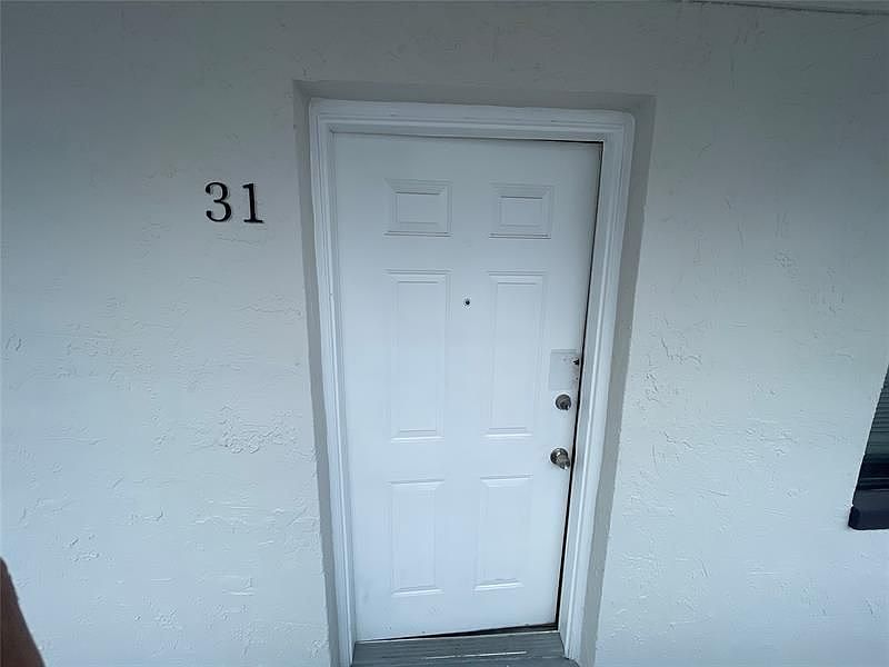 1st image of 607 NE 60th St #31