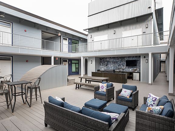 4th image of 101 S 15th St #1B-1Ba-722Sqft