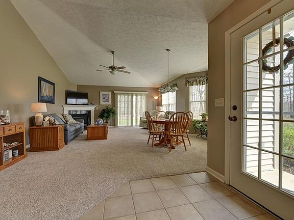 4th image of 783 Lakeside Dr