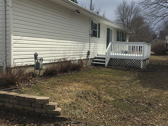 3rd image of 406 Ash Ave N