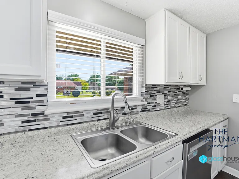 5455 Storck Dr — Photo 8
