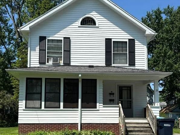 33 Manhattan Ave