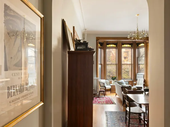 40 Remsen Street image 2 of 9