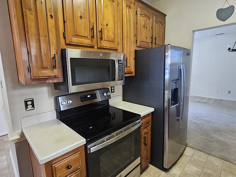 838 Creekside Cres — Photo 13