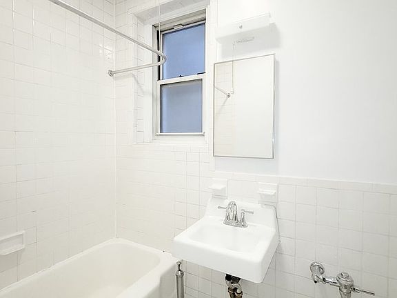 4th image of 328 W 83rd St #5F