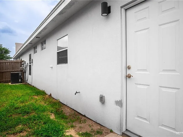 2013 Stardust Ln #4 — Photo 8