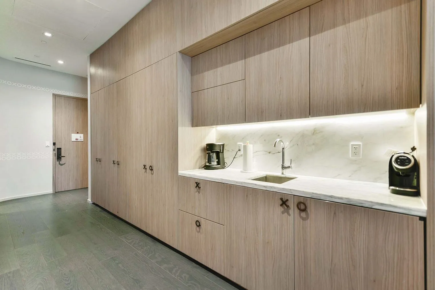 Studio, 1.0 bath, 624 sqft, $5,101 — Photo 2
