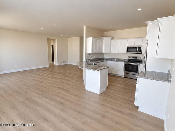 2nd image of 501 Songbird Ln