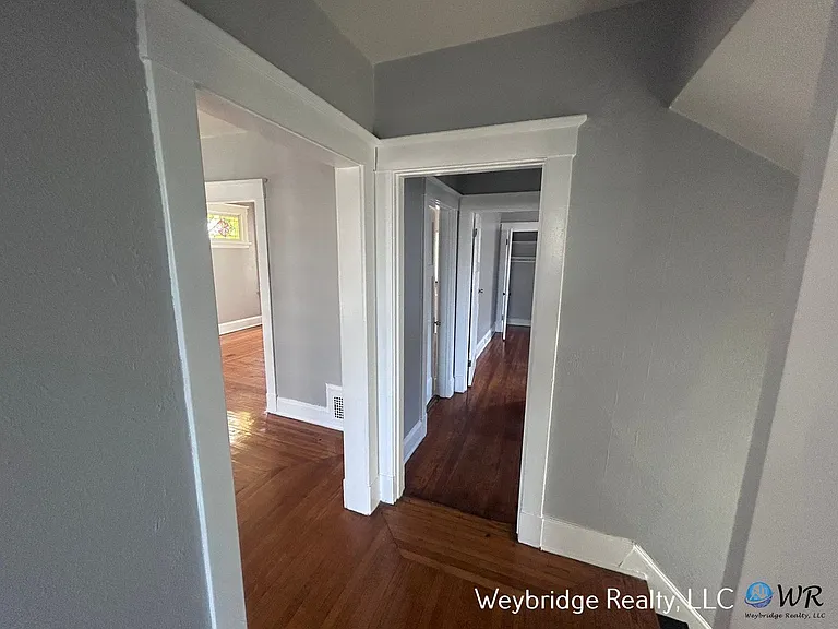 Academy 862 — Photo 12