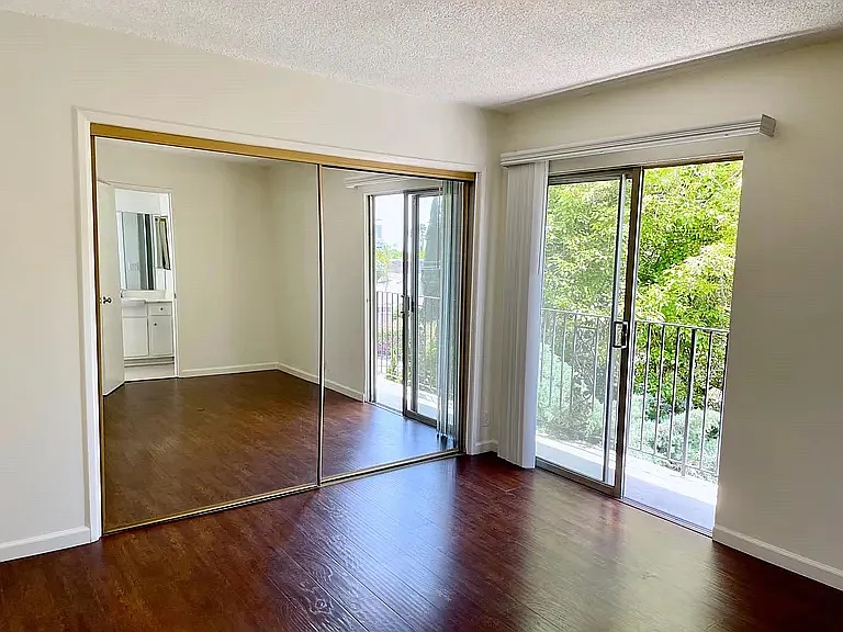 1337 N Gardner St #6 — Photo 9