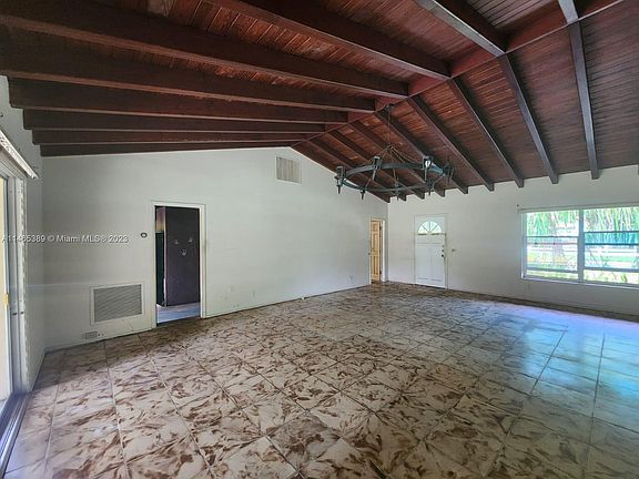 5th image of 130 NW 86th St