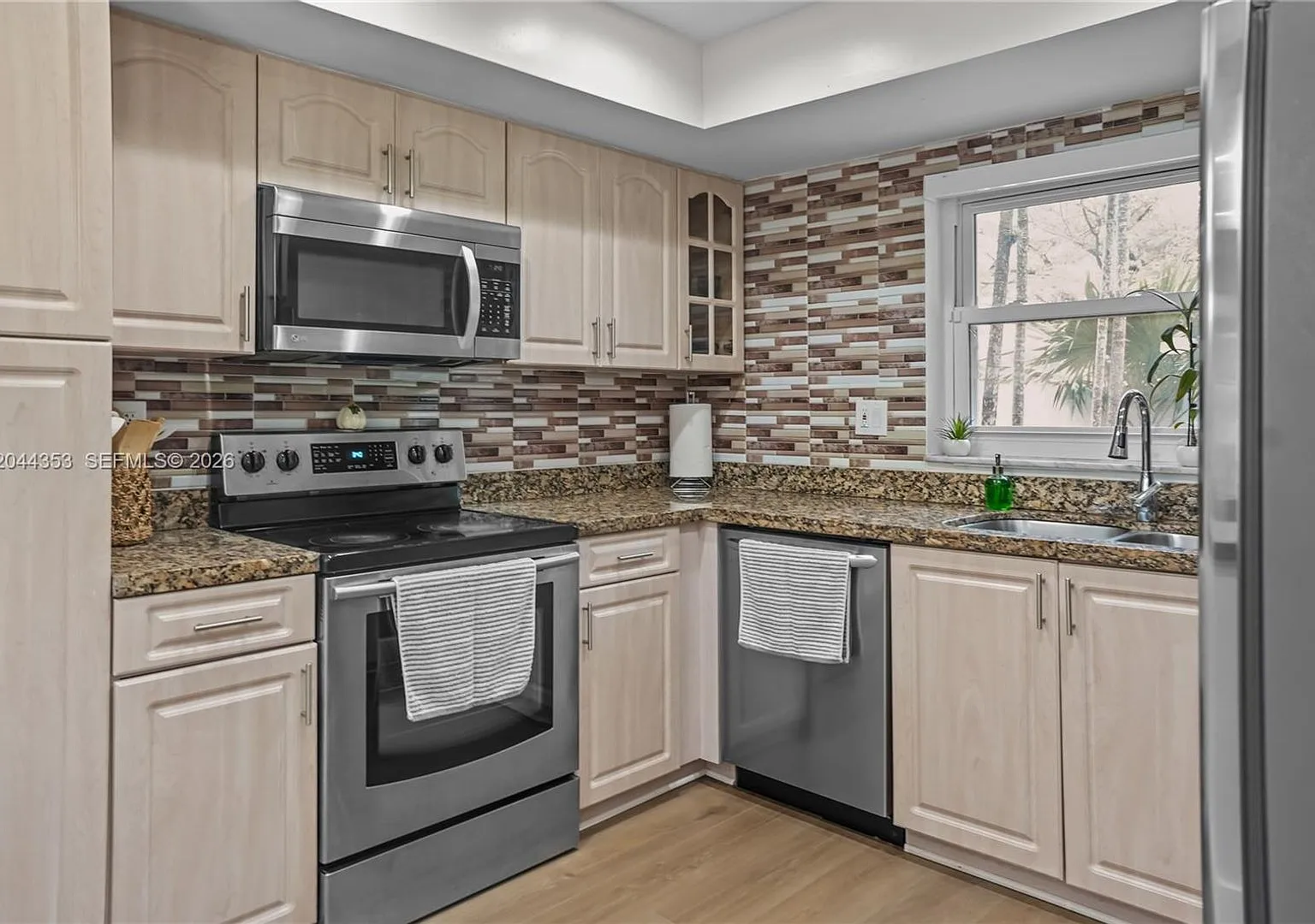 9015 SW 96 Avenue 1, Miami, FL 33176 — Photo 1