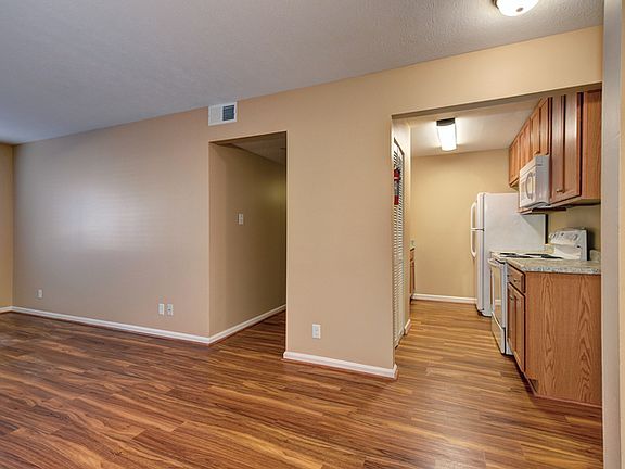 5th image of 2101 Speed Ave APT 12
