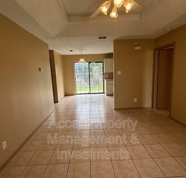 1201 W Carmen Ave #2 — Photo 2