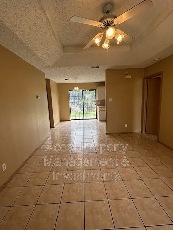 Building Photo - 1201 W Carmen Ave #2