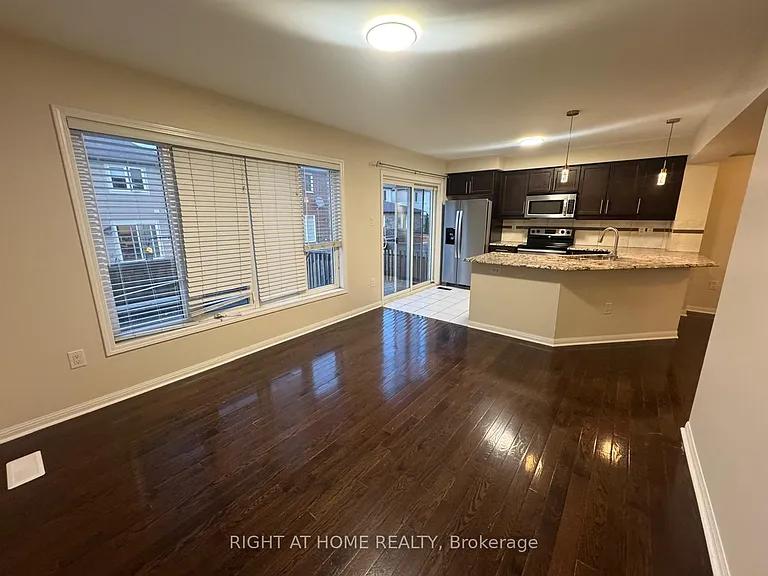 182 Higginbotham Cres — Photo 6