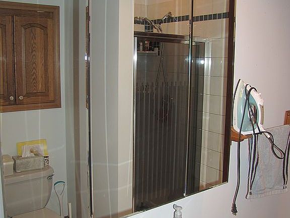 Third Floor Jack & Jill Bath