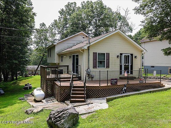 3rd image of 110 Carol Rd