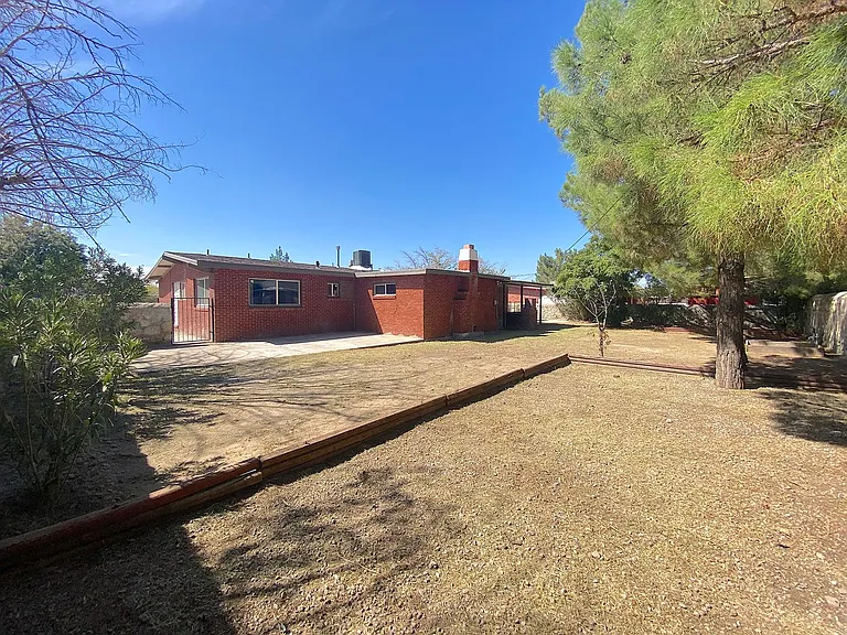 4424 Eleanor Way — Photo 22