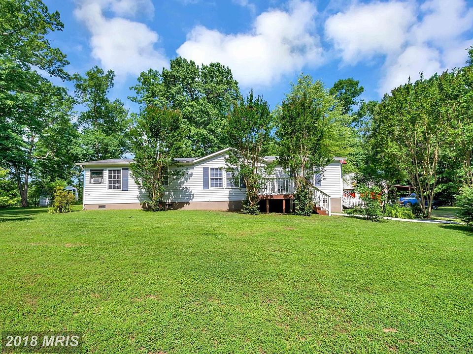 Country Living with 12 acres but close to I95