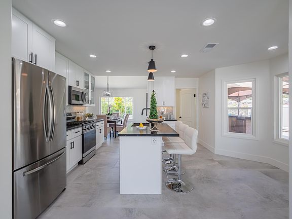 4th image of 1155 Flamingo St