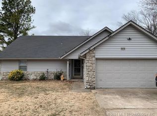 8218 S Peach Ave, Broken Arrow, OK 74011