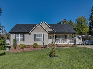 917 Charter Oaks Dr, Randleman, NC 27317