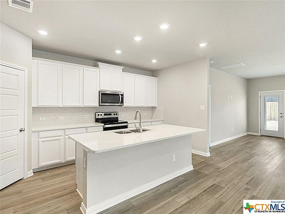 4th image of 3132 Gorge Way