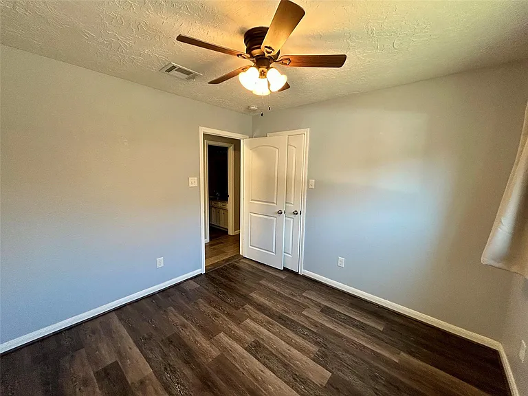 3319 Meadowcreek Dr — Photo 14